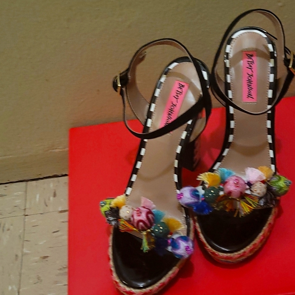 Betsey Johnson Womens Embellished Polka Dot Block Heels